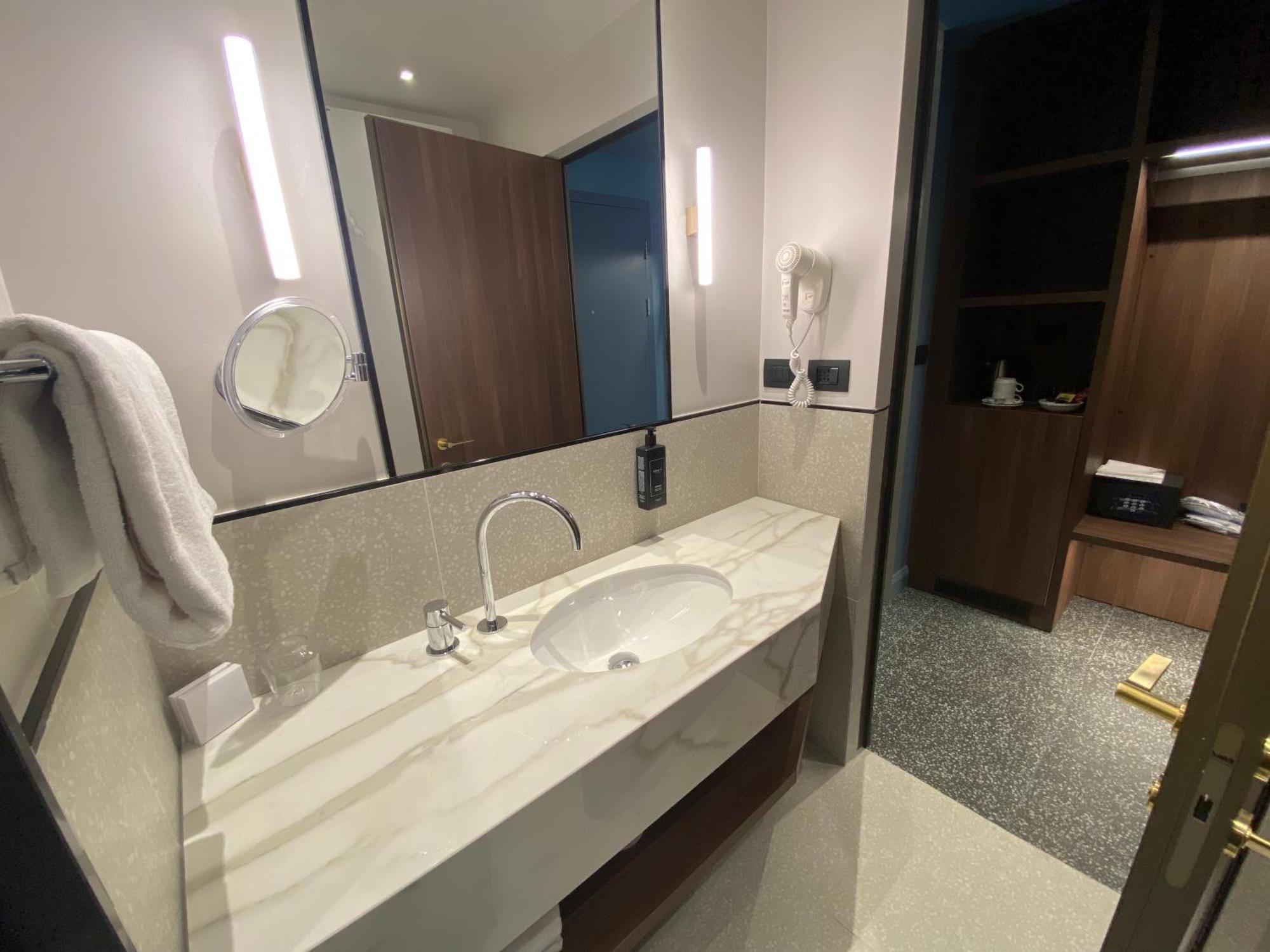 Hotel Berna Milano Esterno foto
