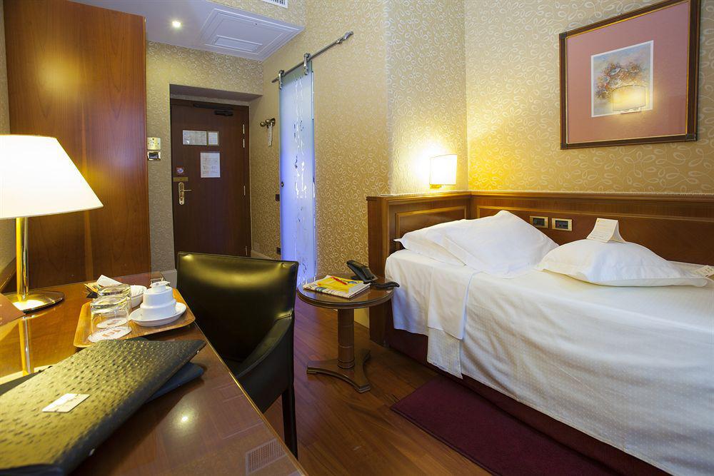 Hotel Berna Milano Esterno foto